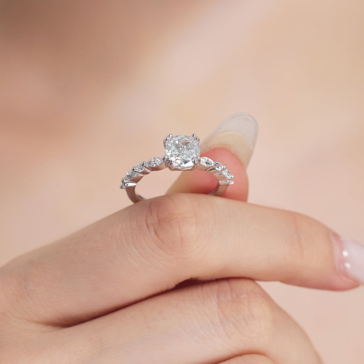 Amoure ring