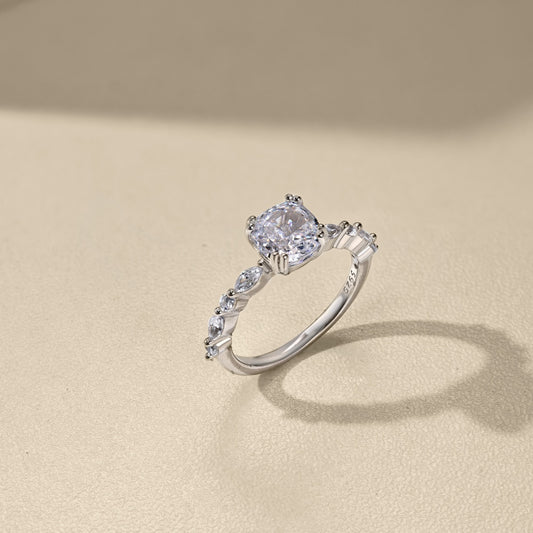 Amoure ring